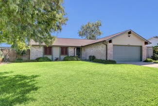 8434 Coastway Ln, Houston, TX 77075