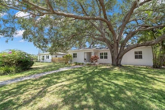 526 36th Ave NE, Saint Petersburg, FL 33704