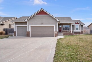 302 Springlake Ct, Newton, KS 67114