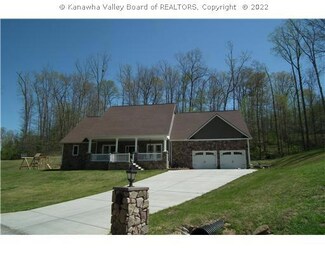661 Valley Dr, Elkview, WV 25071