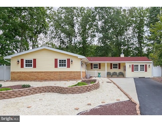 923 Forbes St, Blackwood, NJ 08012