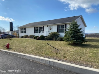657 Sparrow Dr, Shavertown, PA 18708