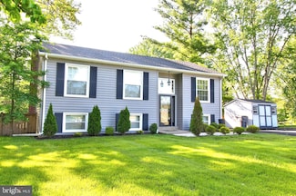 7207 Marr Dr, Warrenton, VA 20187