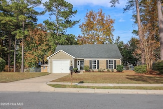 544 Shadowridge Rd, Jacksonville, NC 28546