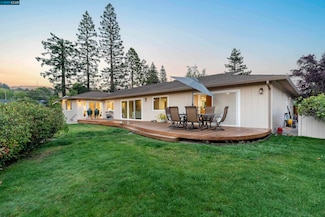 143 Brookfield Dr, Moraga, CA 94556