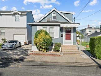 8 Savoy Ave, Elmont, NY 11003