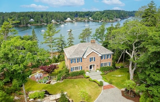 12 Bear End Rd, Boothbay Harbor, ME 04538