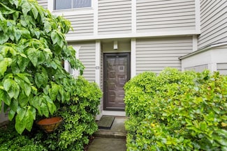 69 Strathmore Ln, Westport, CT 06880