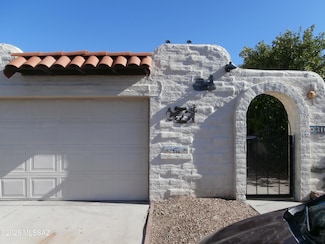 316 E Via Terrenal, Green Valley, AZ 85614