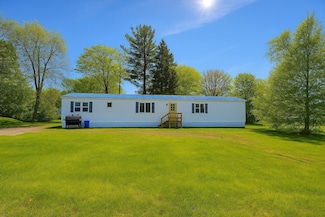 41 Crow Hill St, Northumberland, NH 03582