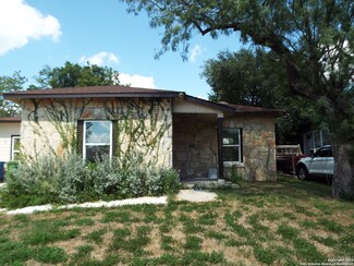 911 W Wildwood Dr, San Antonio, TX 78201