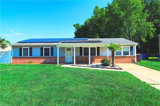 1353 King Arthur Dr, Chesapeake, VA 23323