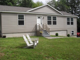10 Heidi Ln, Pittston, ME 04345
