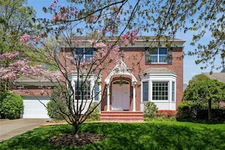 131 2nd St, Garden City, NY 11530