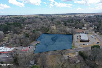 1405 Hollywood Dr, Jackson, TN 38301