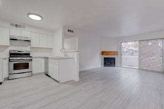 3060 Tarpon Dr Unit 204, Las Vegas, NV 89120