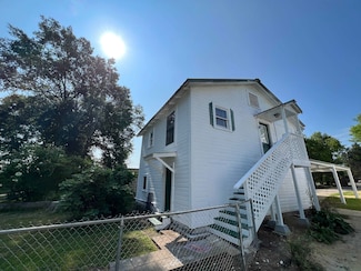 110 W Main St, Kirbyville, TX 75956