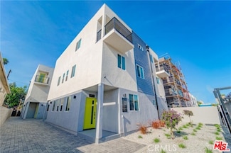 1872 W 20th St, Los Angeles, CA 90007
