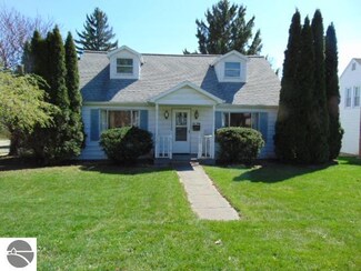 230 E Seaver St, Ithaca, MI 48847