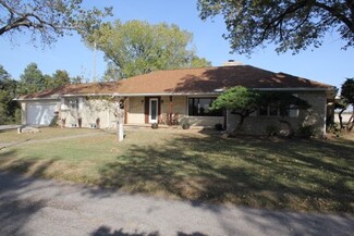 808 E Clay Hill Rd, Towanda, KS 67144