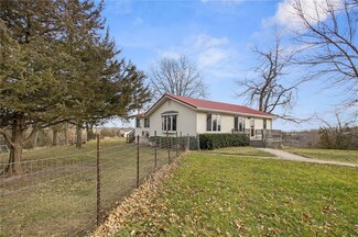 1690 79th Street Ln, Luzerne, IA 52257