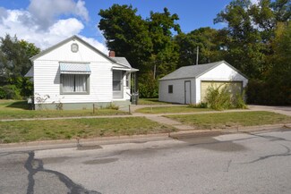 838 E Forest Ave, Muskegon, MI 49442