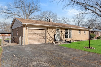 411 Softwood Dr, Hobart, IN 46342