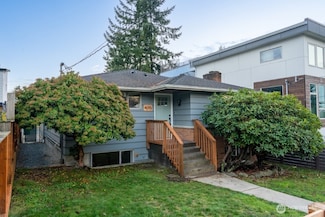 4015 SW Thistle St Unit B, Seattle, WA 98136