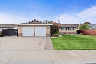 1515 Elizabeth Ave, Escalon, CA 95320