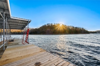 19 County Road 1525, Eureka Springs, AR 72632