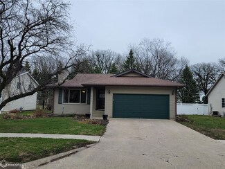 804 S 15th St, Clear Lake, IA 50428