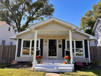 229 S Dearborn Ave, Bradley, IL 60915