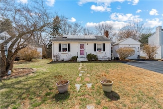 137 Kiwanee Rd, Warwick, RI 02888