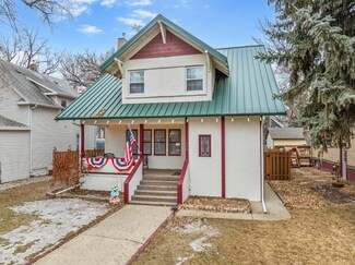 106 9th St SE, Minot, ND 58701