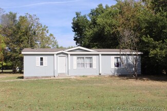 609 E 5th St, Dewey, OK 74029