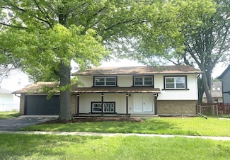 215 Brighton Rd, Elk Grove Village, IL 60007
