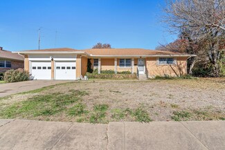 927 Poinsettia Dr, Lancaster, TX 75146