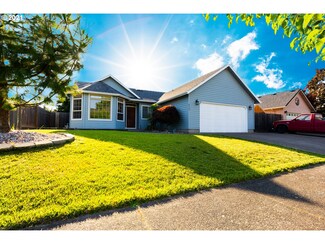 2532 Noah St, Eugene, OR 97402