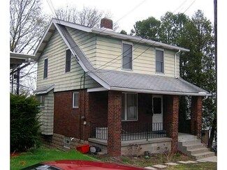 82 Martsolf Ave, Pittsburgh, PA 15229