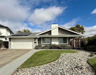 1017 Carob Ct, Petaluma, CA 94954