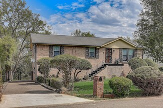 733 Roman Dr, Nashville, TN 37207