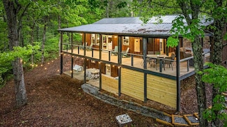 270 Bench Leg Rd, Mineral Bluff, GA 30559