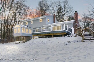 2320 College Rd, Holt, MI 48842