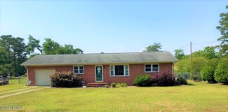 312 Stewart Ave, Vanceboro, NC 28586
