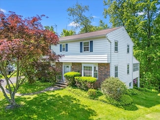 308 Robin Ln, Vestal, NY 13850