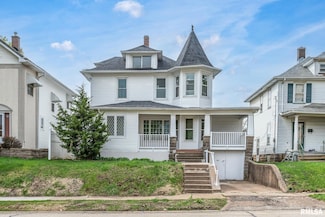 720 16th Ave, Moline, IL 61265