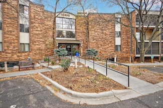 10441 Greenbrier Rd Unit 222, Hopkins, MN 55305