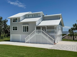 146 Bay Ave, Apalachicola, FL 32320
