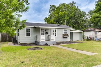 621 Prairie St, Fort Worth, TX 76140