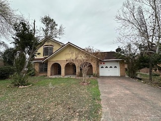 1026 E Garza St, Hidalgo, TX 78557
